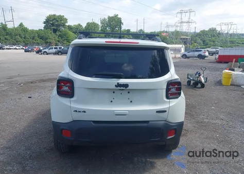 2018 Jeep Renegade Latitude 4X4 z USA, uszkodzony, nr VIN ZACCJBBB8JPH36572
